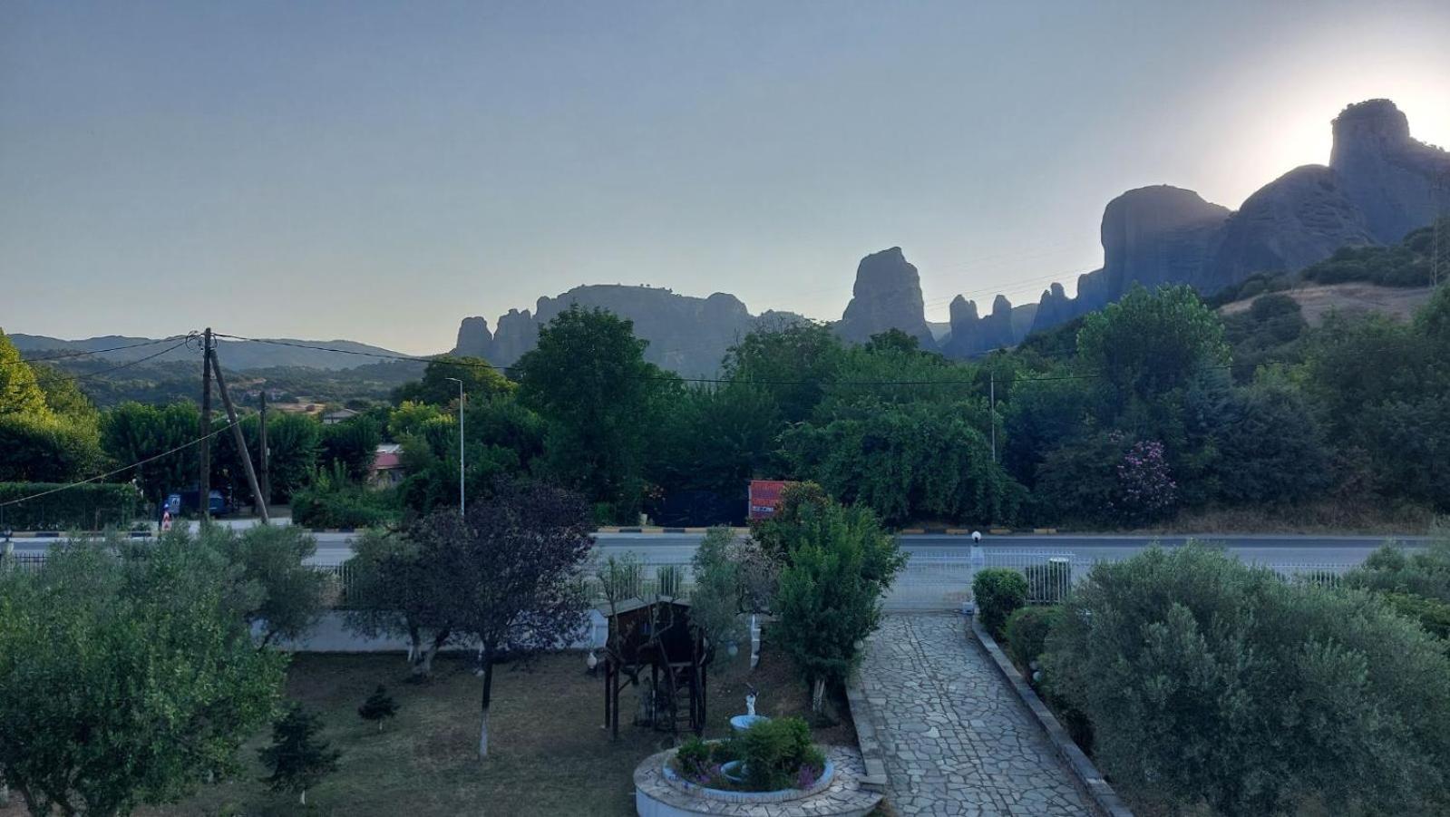 Pomegranate Tree House - Meteora Guest House Калампака Екстериор снимка